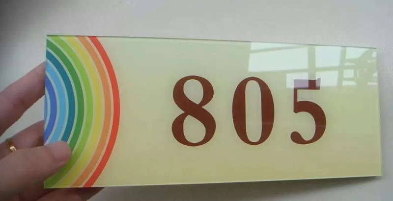 做廣告，我們大家是認真的：一分鐘教你塑造“養(yǎng)眼”亞克力標牌