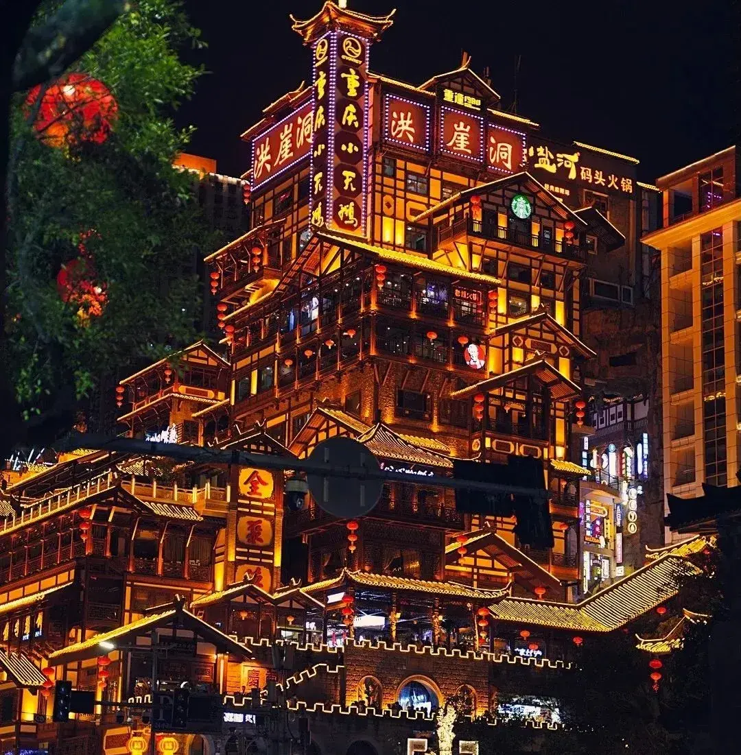 走訪長(zhǎng)沙、重慶等地后，我總結(jié)出一套廣告牌子“吸金術(shù)”8